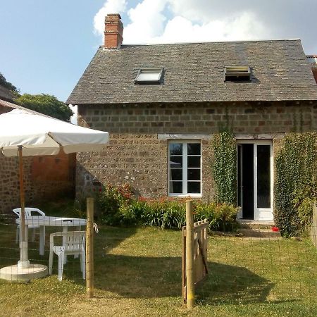 Le Domaine Villa Saint-Symphorien-des-Monts Exterior foto