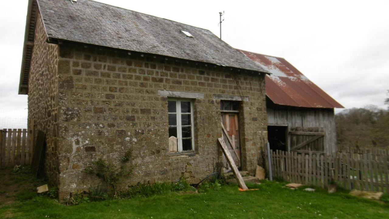 Le Domaine Villa Saint-Symphorien-des-Monts Exterior foto
