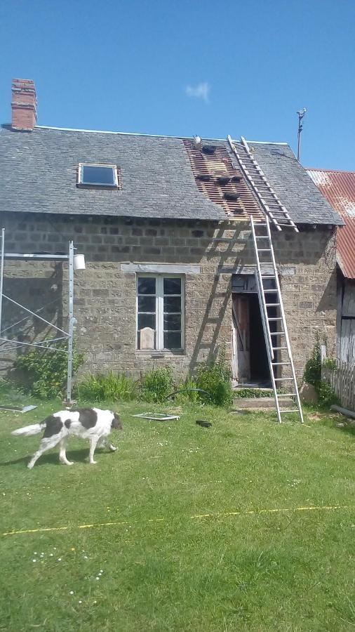 Le Domaine Villa Saint-Symphorien-des-Monts Exterior foto